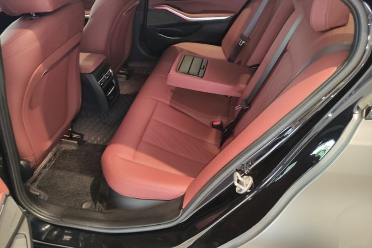 Used BMW 3 Series 2024 325i M Sport Night Edition Package Left Rear Seat