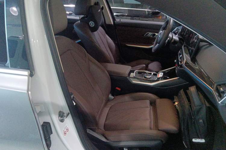 Used BMW 3 Series 2024 325Li M Sport Package Right Front Seat