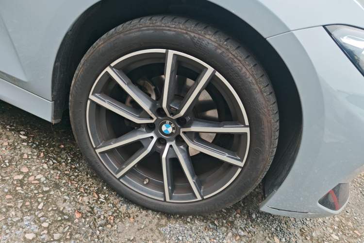 Used BMW 3 Series 2024 320Li M Sport Package Right Front Wheel Hub