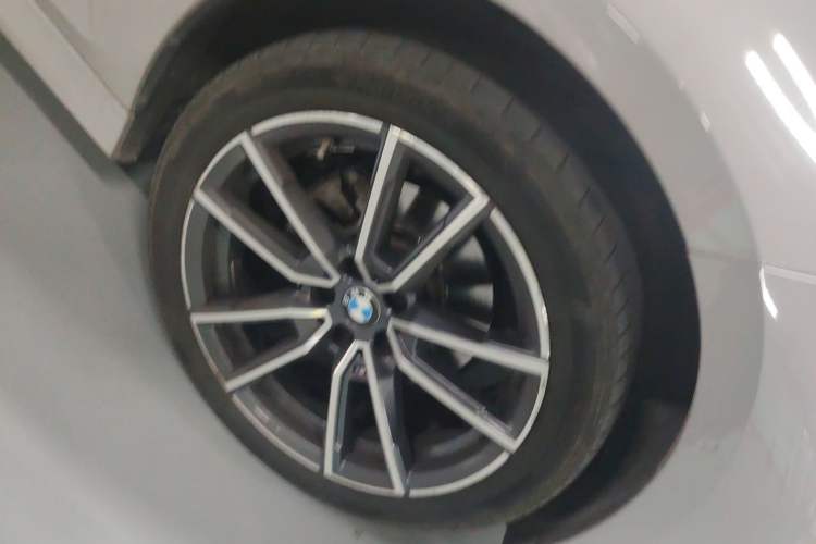 Used BMW 3 Series 2024 325Li xDrive M Sport Package Right Front Wheel Hub