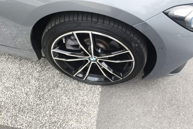 Used BMW 3 Series 2024 330Li M Sport Night Edition Package Right Front Wheel Hub