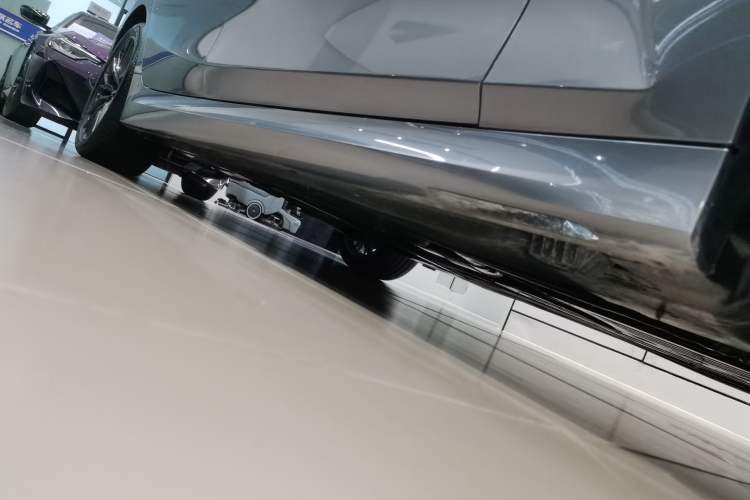 Used BMW 3 Series 2024 325Li M Sport Night Edition Package Right Side Sill