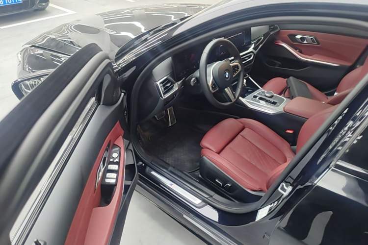 Used BMW 3 Series 2024 325i M Sport Night Edition Package Driver Seat