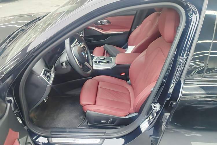 Used BMW 3 Series 2024 325i M Sport Night Edition Package Left Front Seat