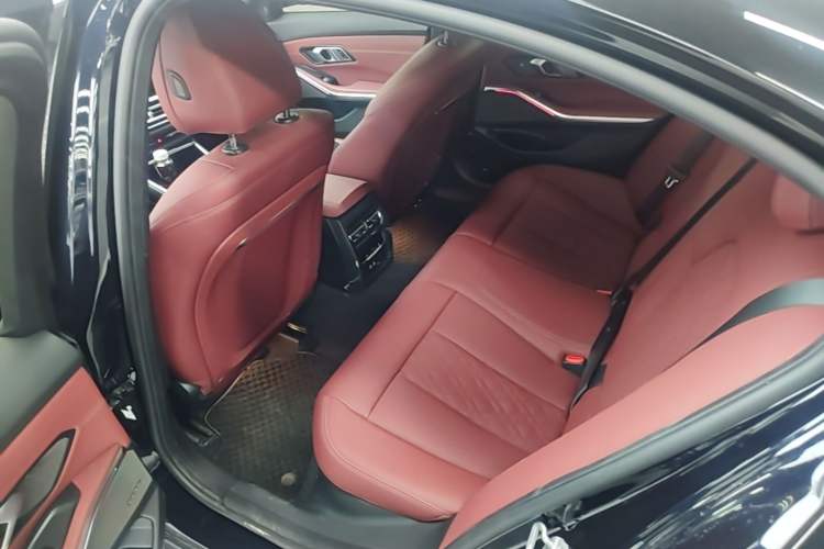 Used BMW 3 Series 2024 325i M Sport Night Edition Package Left Rear Seat