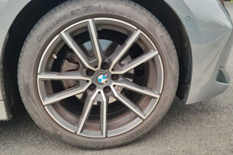 Used BMW 3 Series 2024 325Li M Sport Package Right Front Wheel Hub
