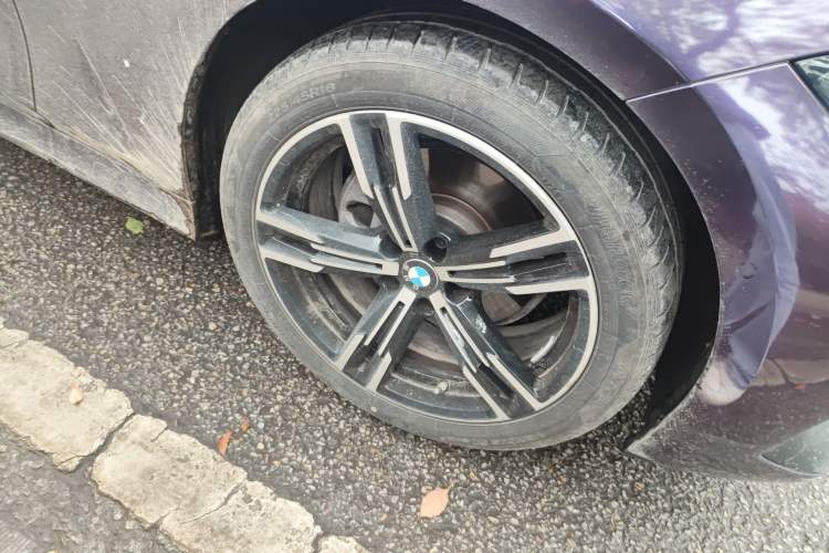 Used BMW 3 Series 2024 325i M Sport Package Right Front Wheel Hub
