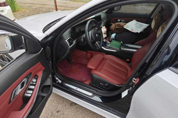 Used BMW 3 Series 2024 325i M Sport Package Driver Seat