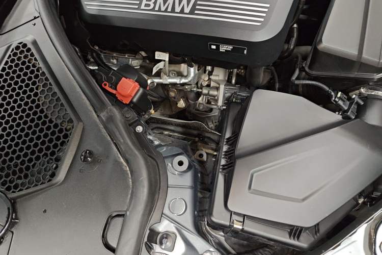 Used BMW 3 Series 2024 325Li M Sport Package Engine Bay Right