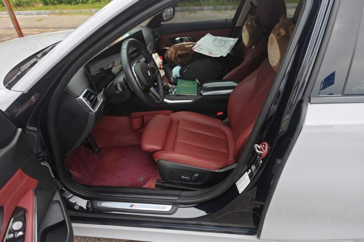 Used BMW 3 Series 2024 325i M Sport Package Left Rear Seat