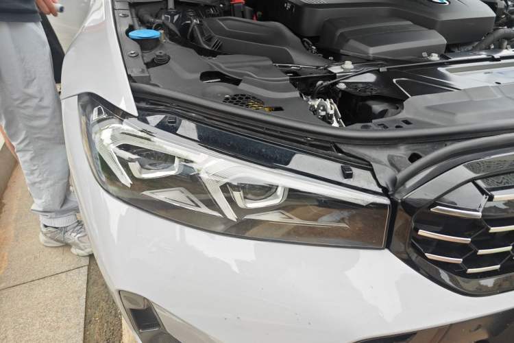 Used BMW 3 Series 2024 325i M Sport Package Right Front Headlight