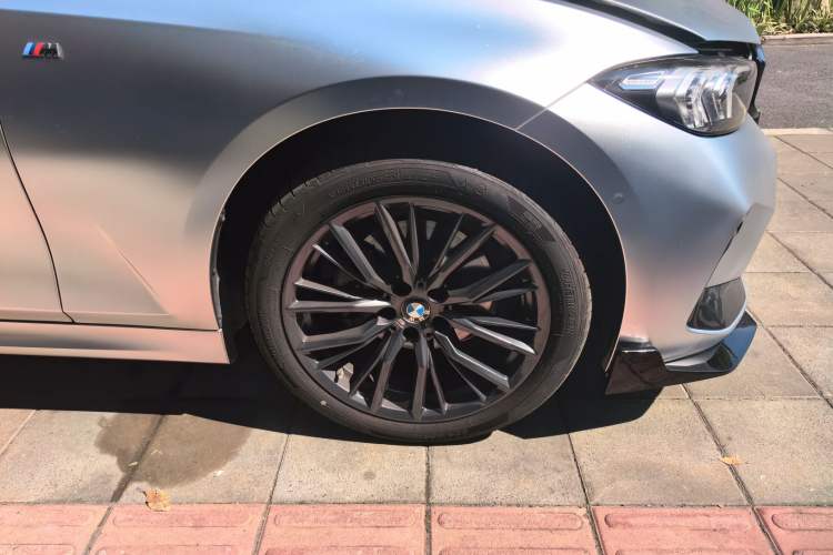 Used BMW 3 Series 2024 325i M Sport Night Edition Package Right Front Wheel Hub