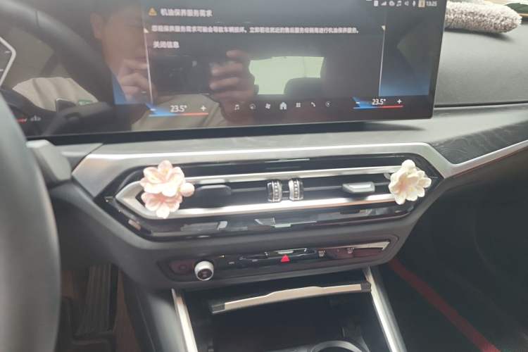 Used BMW 3 Series 2024 325i M Sport Package Audio And AC Panel