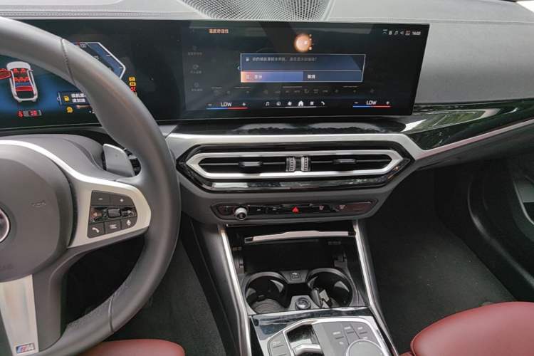 Used BMW 3 Series 2024 320Li M Sport Package Audio And AC Panel