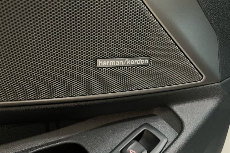 Used BMW 3 Series 2024 325i M Sport Night Edition Package Audio And AC Panel
