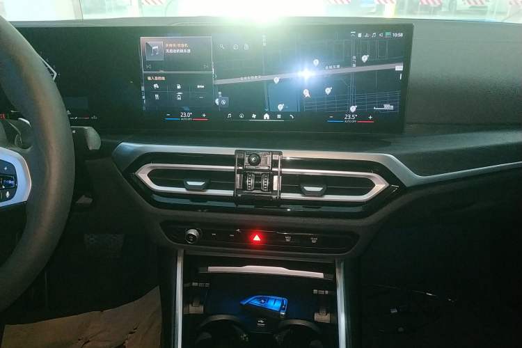 Used BMW 3 Series 2024 325i M Sport Package Audio And AC Panel
