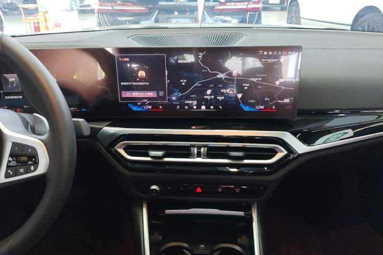 Used BMW 3 Series 2024 320Li M Sport Package Audio And AC Panel