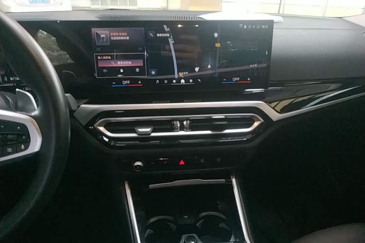 Used BMW 3 Series 2024 320Li M Sport Package Audio And AC Panel