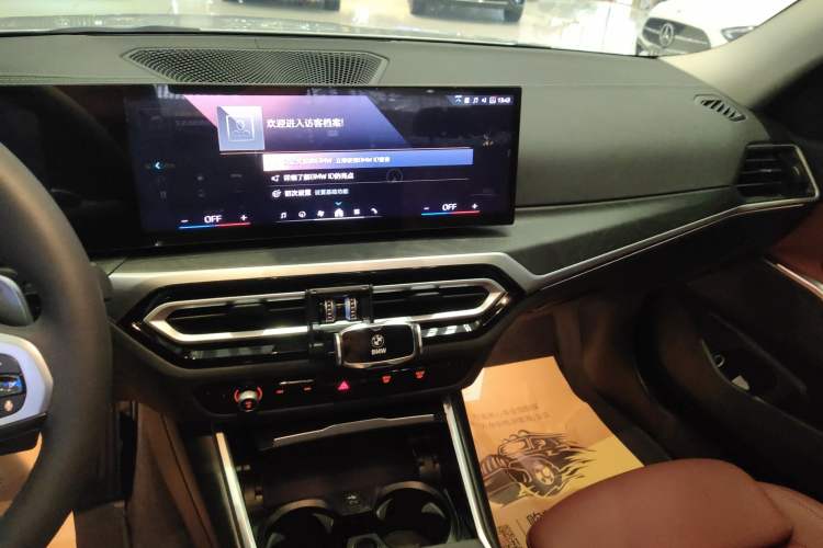 Used BMW 3 Series 2024 325i M Sport Package Audio And AC Panel