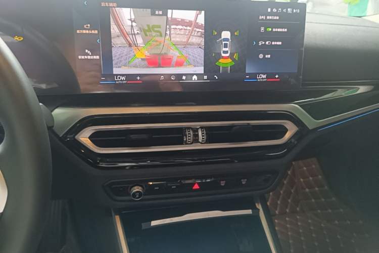 Used BMW 3 Series 2024 325Li M Sport Package Audio And AC Panel