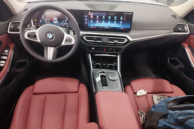 Used BMW 3 Series 2024 325i M Sport Package Center Console