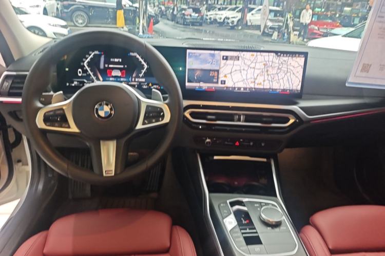 Used BMW 3 Series 2024 325i M Sport Package Center Console
