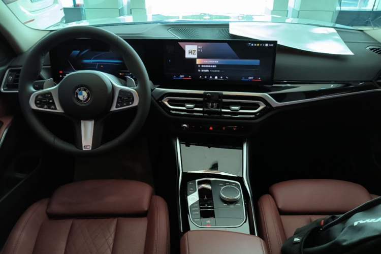 Used BMW 3 Series 2024 320i M Sport Package Center Console