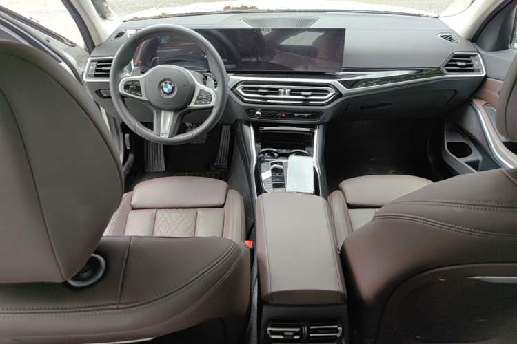 Used BMW 3 Series 2024 320Li M Sport Package Center Console
