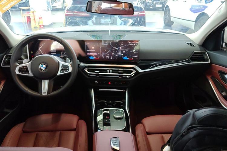 Used BMW 3 Series 2024 320Li M Sport Package Center Console