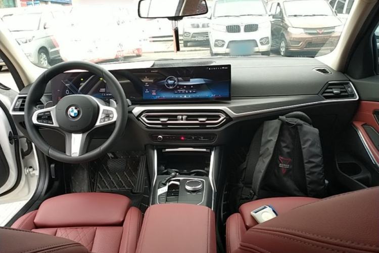 Used BMW 3 Series 2024 325i M Sport Package Center Console