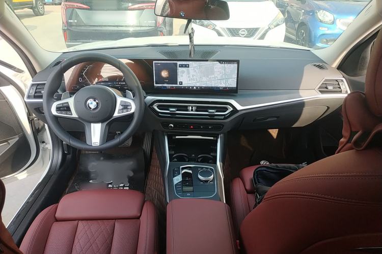 Used BMW 3 Series 2024 325i M Sport Package Center Console