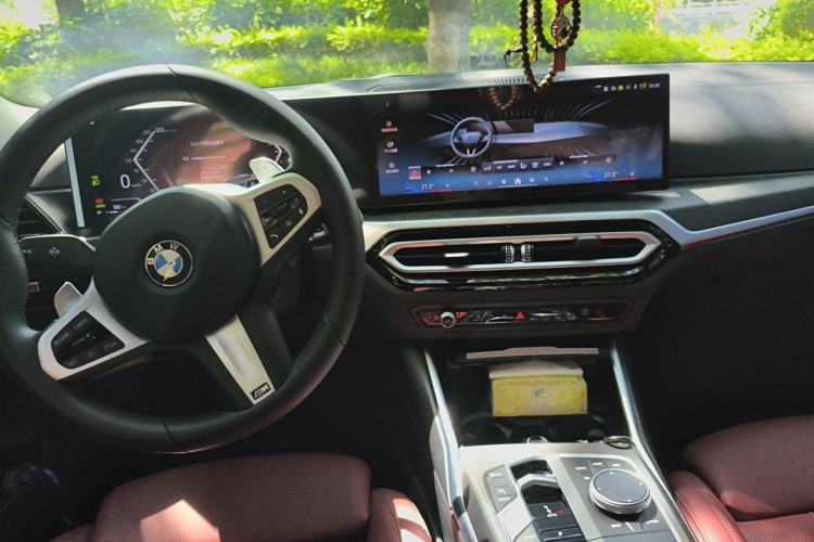 Used BMW 3 Series 2024 325i M Sport Package Center Console