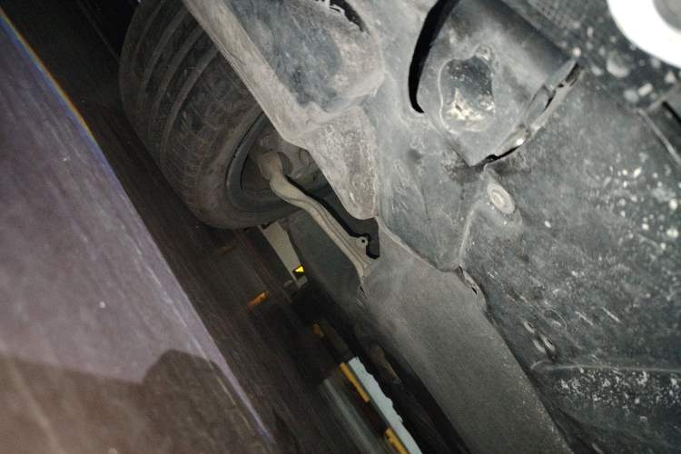 Used BMW 3 Series 2024 325Li M Sport Package Chassis Front Right