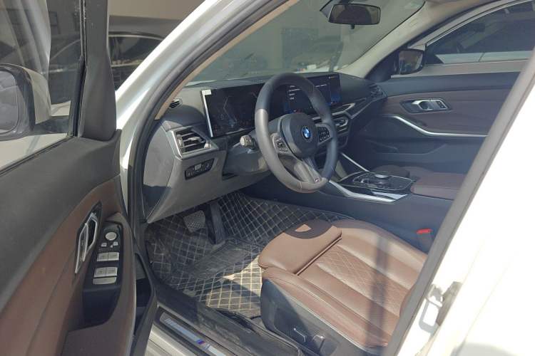 Used BMW 3 Series 2024 320Li M Sport Package Driver Seat
