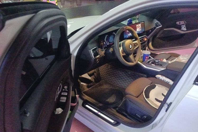 Used BMW 3 Series 2024 325i M Sport Night Edition Package Driver Seat