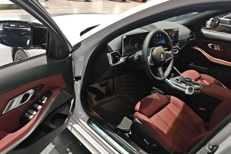 Used BMW 3 Series 2024 325i M Sport Night Edition Package Driver Seat