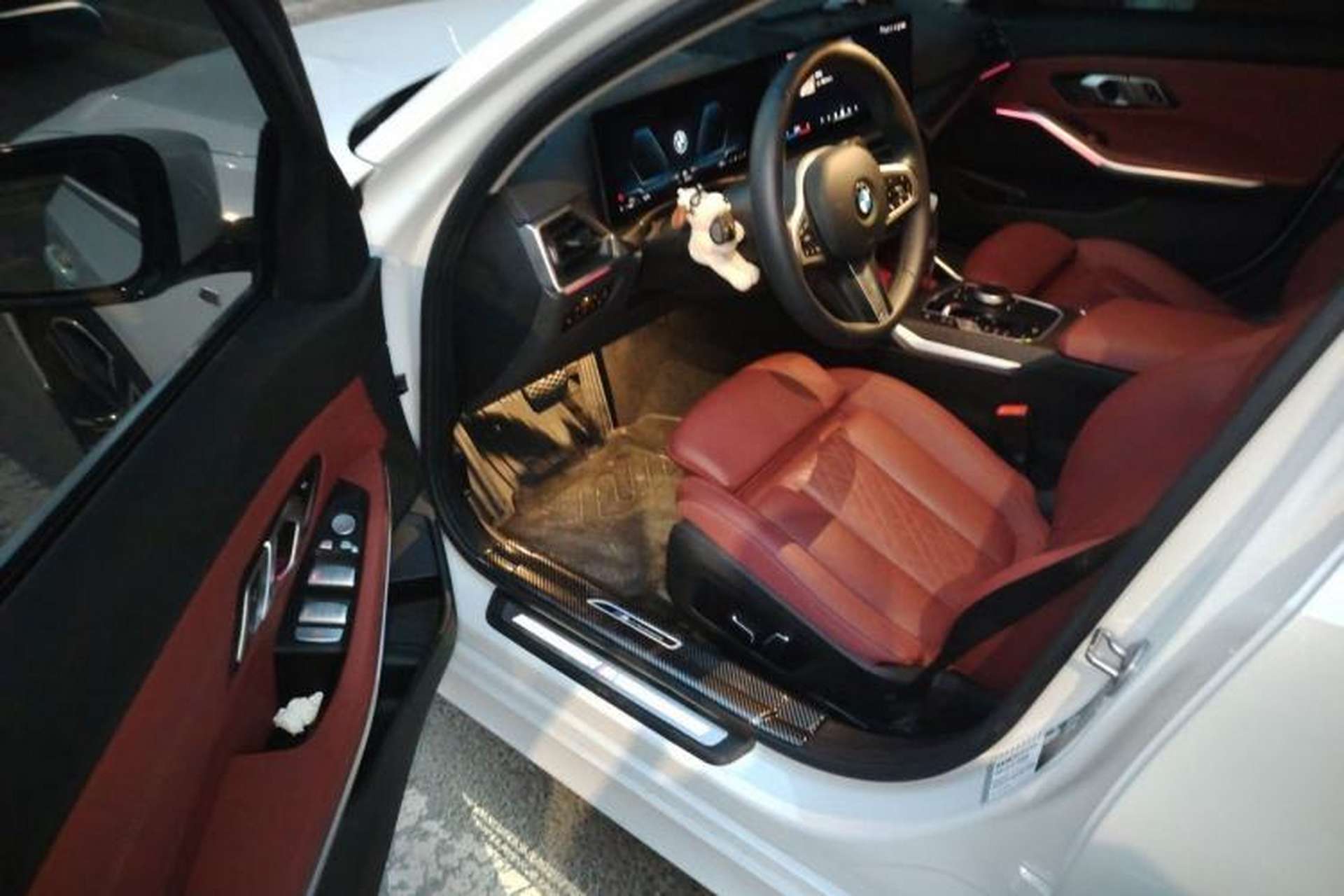 Used BMW 3 Series 2024 325i M Sport Package Driver Seat