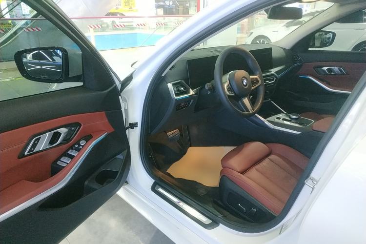 Used BMW 3 Series 2024 325i M Sport Package Driver Seat