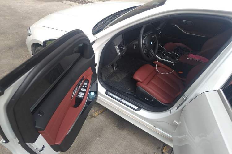 Used BMW 3 Series 2024 325i M Sport Package Driver Seat