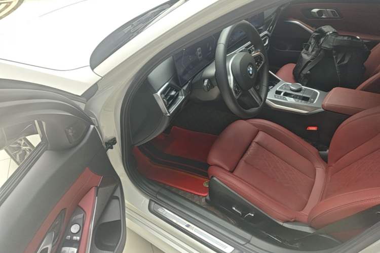 Used BMW 3 Series 2024 325i M Sport Night Edition Package Driver Seat