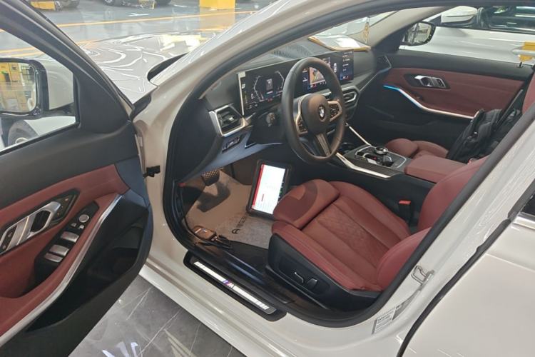 Used BMW 3 Series 2024 325i M Sport Package Driver Seat