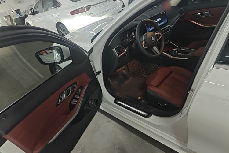 Used BMW 3 Series 2024 325i M Sport Package Driver Seat