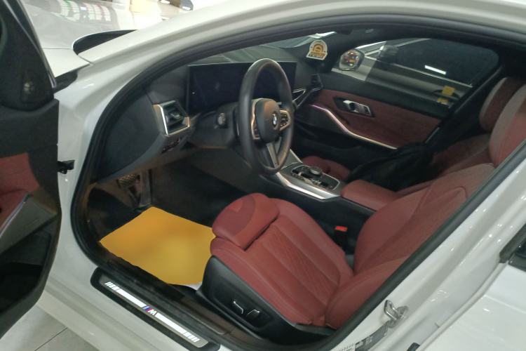 Used BMW 3 Series 2024 325i M Sport Night Edition Package Driver Seat