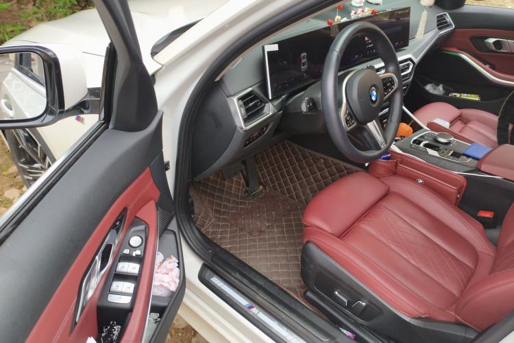 Used BMW 3 Series 2024 325i M Sport Package Driver Seat