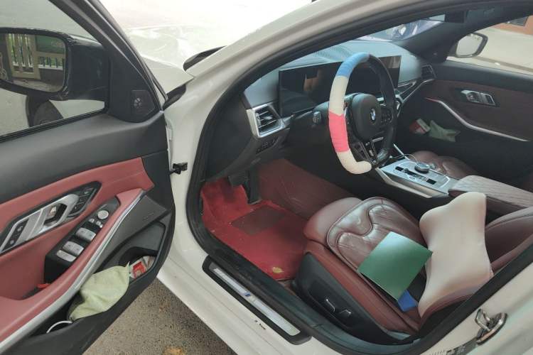 Used BMW 3 Series 2024 325i M Sport Night Edition Package Driver Seat