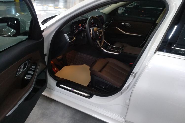 Used BMW 3 Series 2024 320Li M Sport Package Driver Seat