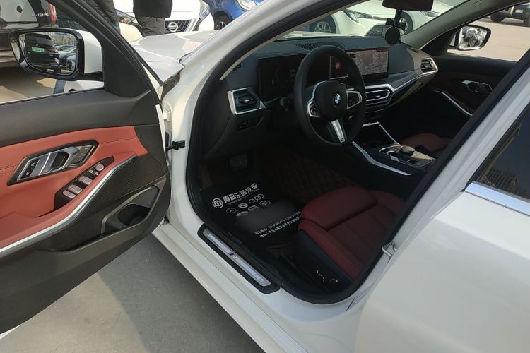 Used BMW 3 Series 2024 325i M Sport Package Driver Seat