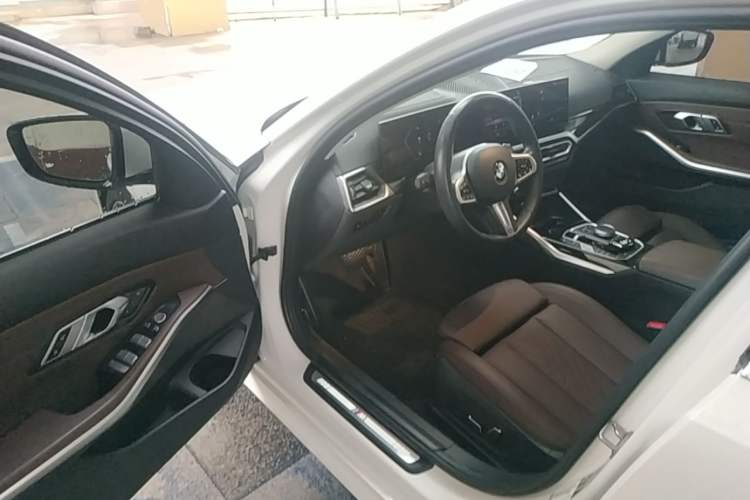 Used BMW 3 Series 2024 320Li M Sport Package Driver Seat