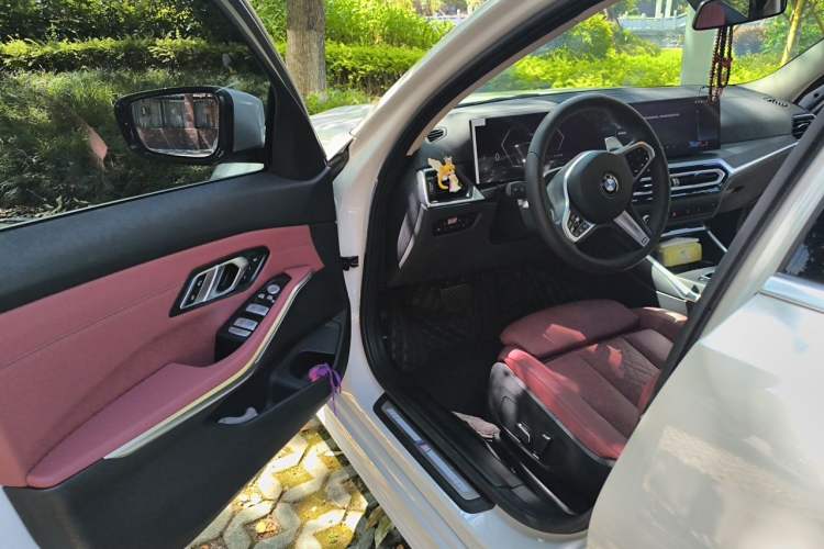 Used BMW 3 Series 2024 325i M Sport Package Driver Seat