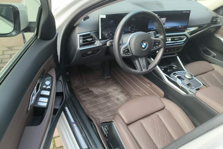 Used BMW 3 Series 2024 320i M Sport Package Driver Seat